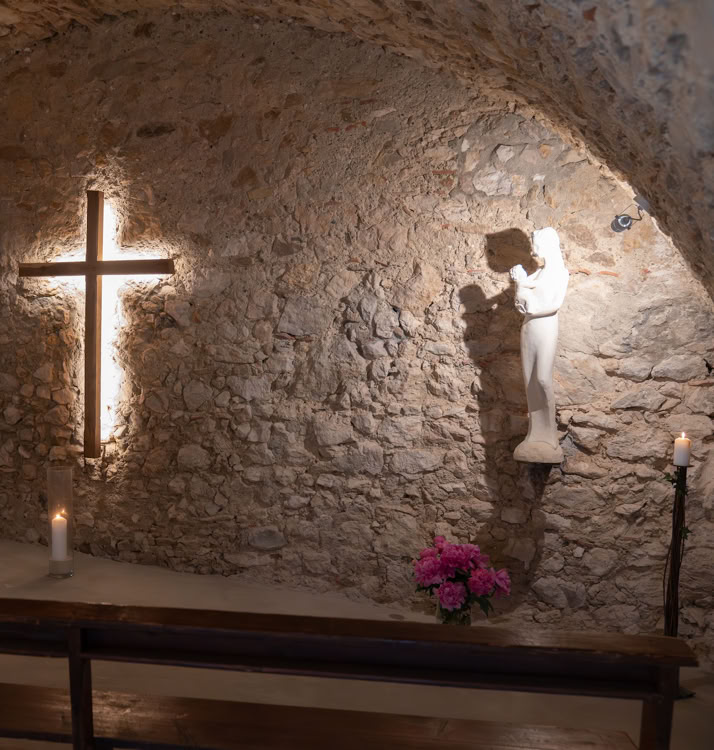 Intérieur de la chapelle Sainte Marie de Pomier. 24.05.25. Presilly Haute Savoie
